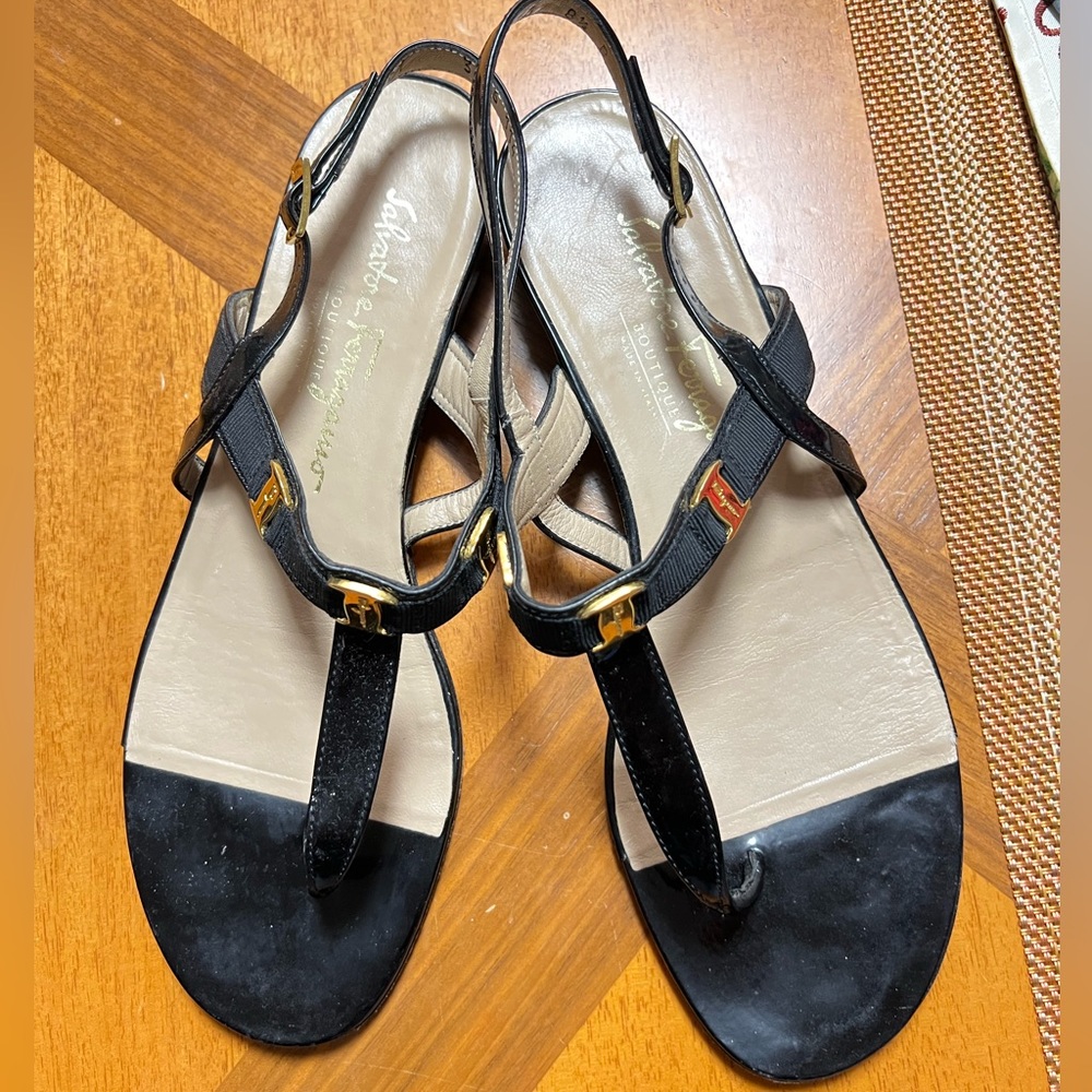 Salvatore Ferragamo boutique sandals Sz 8.5